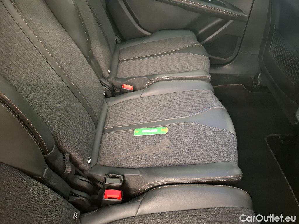  Peugeot  5008  GT Line 1.5 HDi 130CV BVA8 7 Sieges E6dT #25