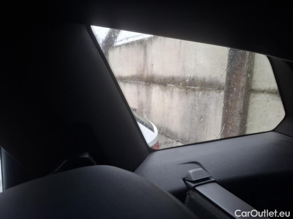  Peugeot  5008  GT Line 1.5 HDi 130CV BVA8 7 Sieges E6dT #32