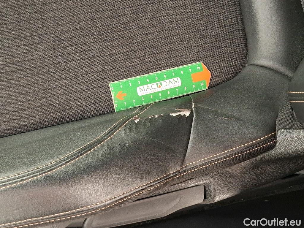  Peugeot  5008  GT Line 1.5 HDi 130CV BVA8 7 Sieges E6dT #17