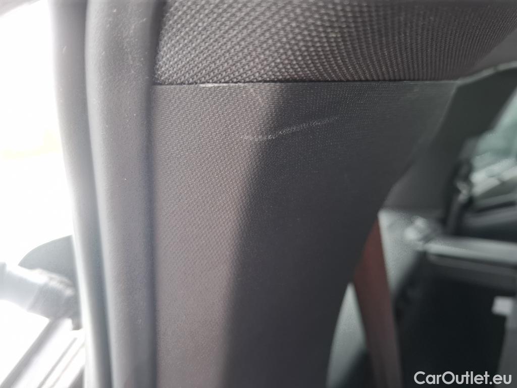  Peugeot  5008  GT Line 1.5 HDi 130CV BVA8 7 Sieges E6dT #38