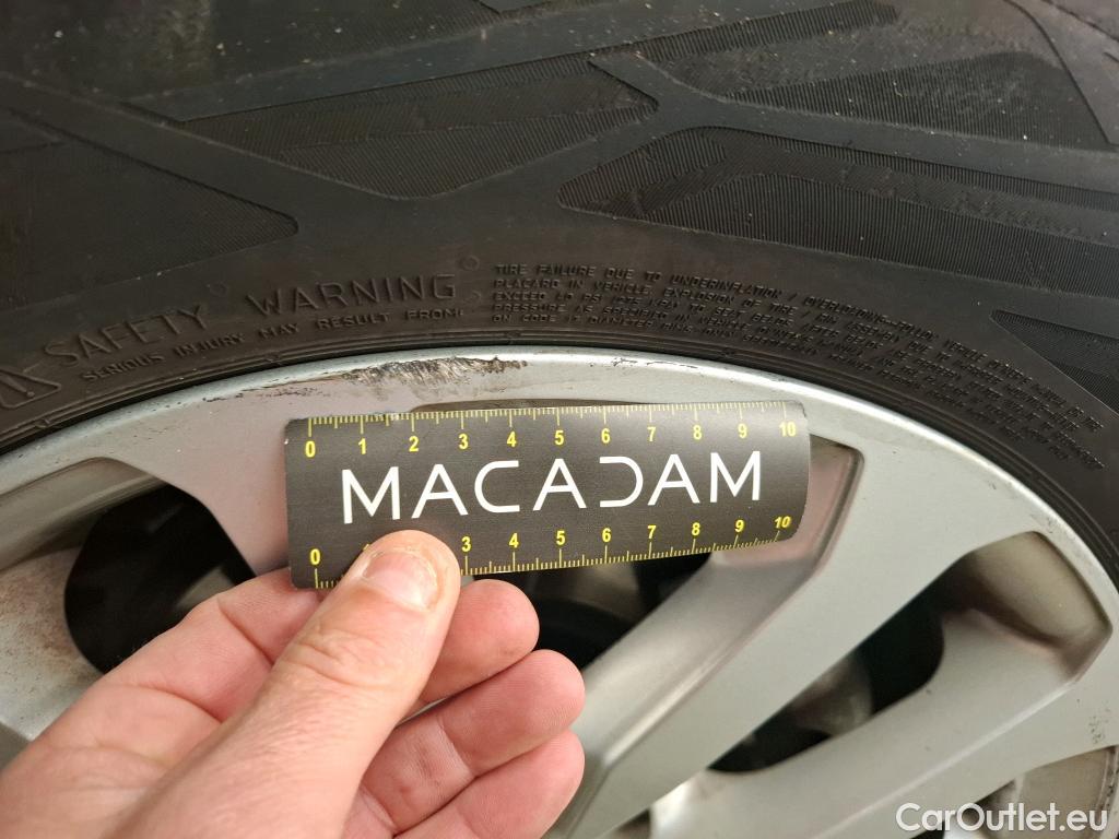  Renault  Kadjar RENAULT  / 2018 / 5P / Crossover Business Blue dCi 115 #18