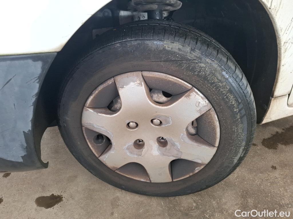  Peugeot  Partner  L1 Pro 1.6 HDi 75CV BVM5 E6 #8