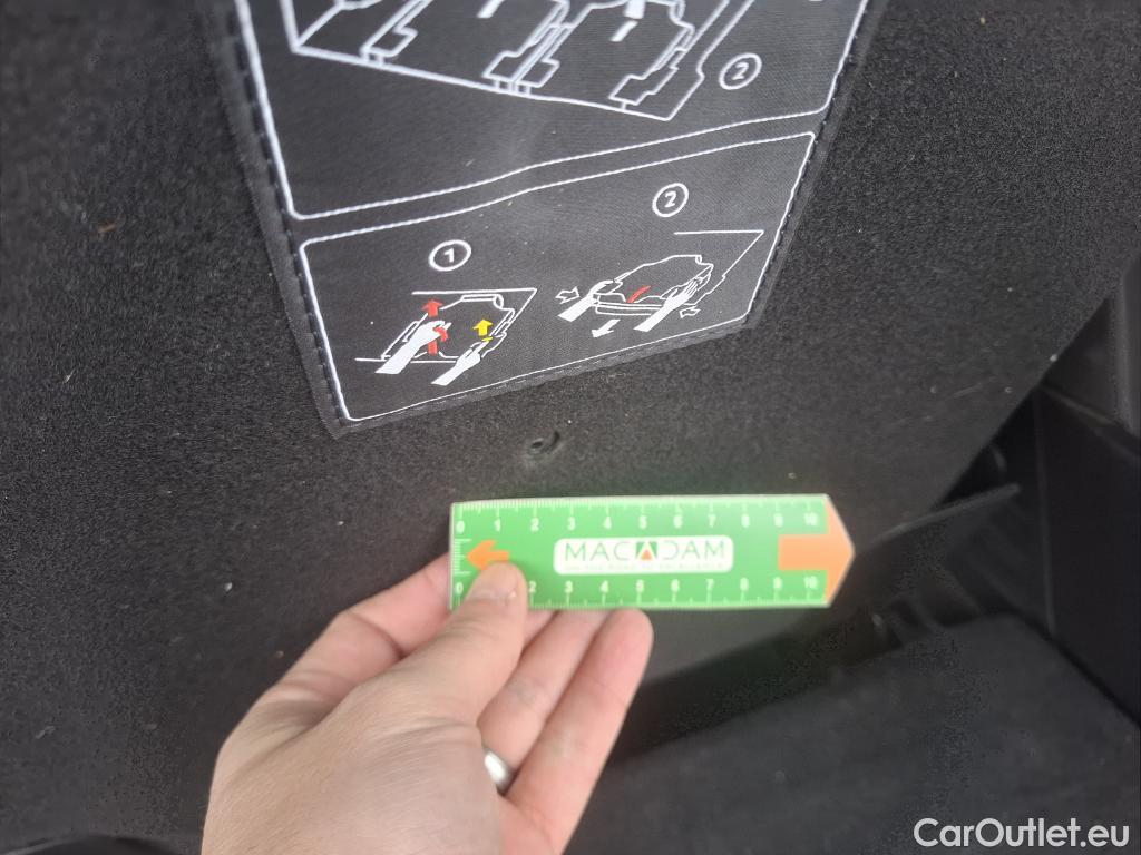  Peugeot  5008  GT Line 1.5 HDi 130CV BVA8 7 Sieges E6dT #3