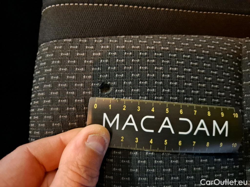  Renault  Kadjar RENAULT  / 2018 / 5P / Crossover Business Blue dCi 115 #2