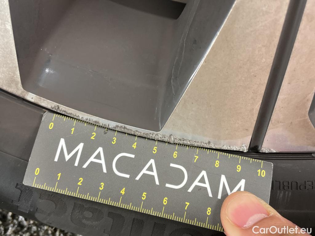  Renault  Captur RENAULT  / 2019 / 5P / SUV techno mild hybrid 140 #2