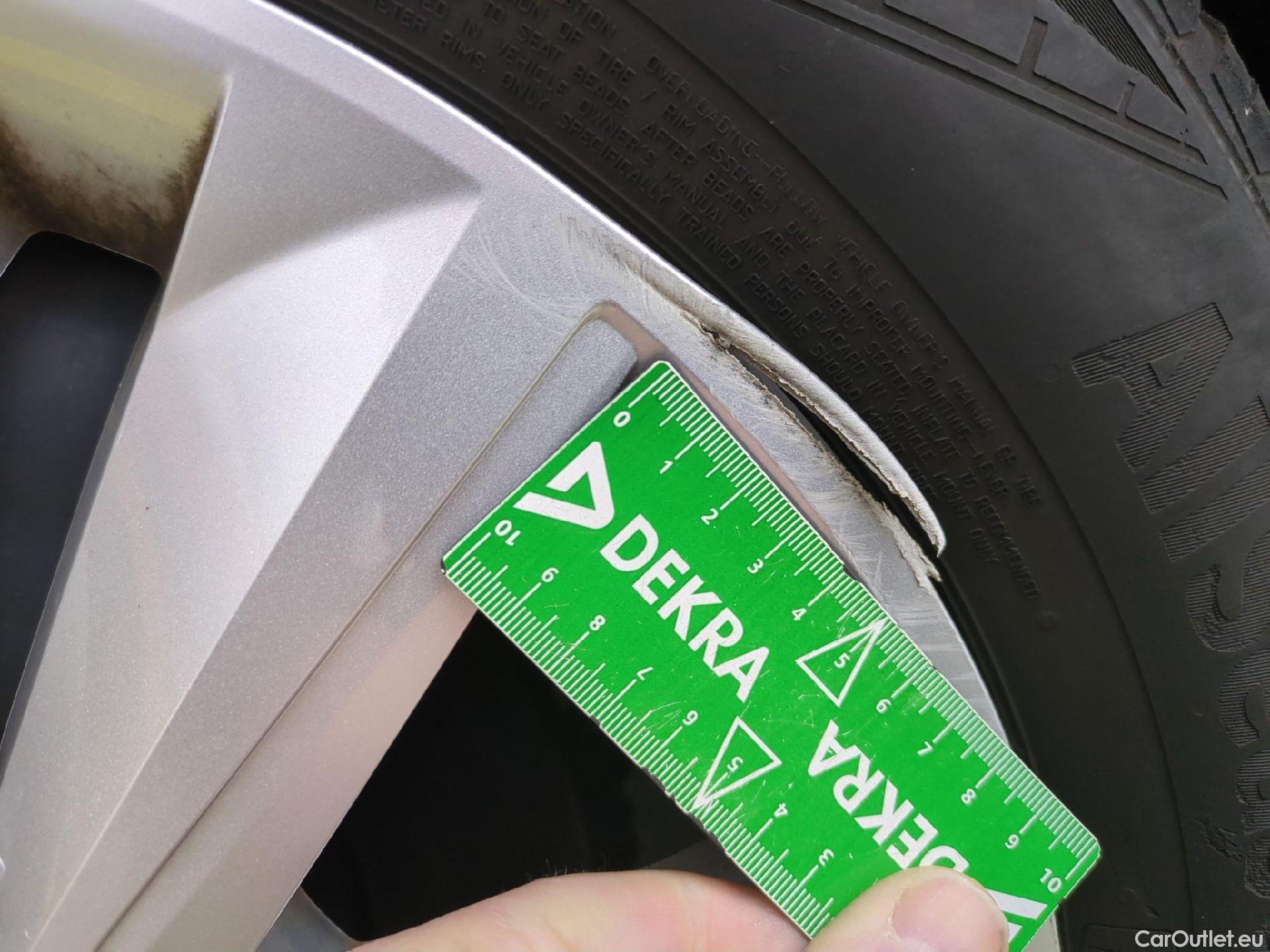  Renault  Megane RENAULT Mégane Berline / 2020 / 5P / Berline Business TCe 140 EDC FAP -21N #1