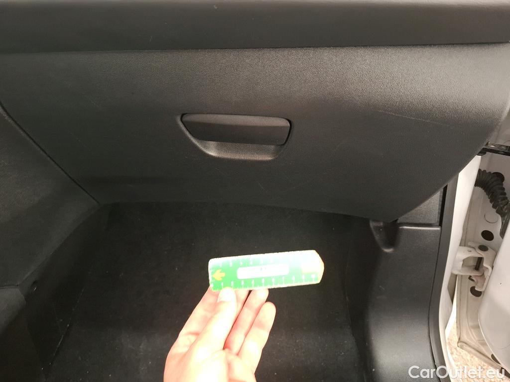  Peugeot  208  Active 1.6 HDi 75CV BVM5 E6 #12