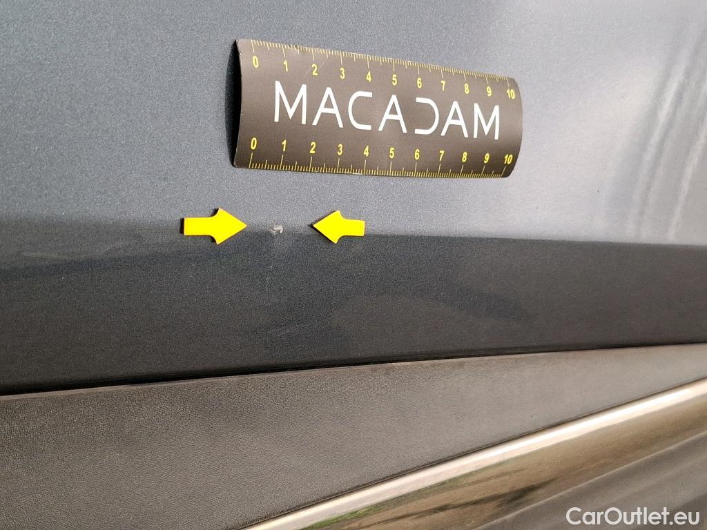  Renault  Kadjar RENAULT  / 2018 / 5P / Crossover Business Blue dCi 115 #27