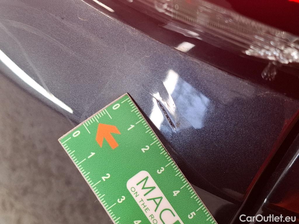  Peugeot  5008  GT Line 1.5 HDi 130CV BVA8 7 Sieges E6dT #9