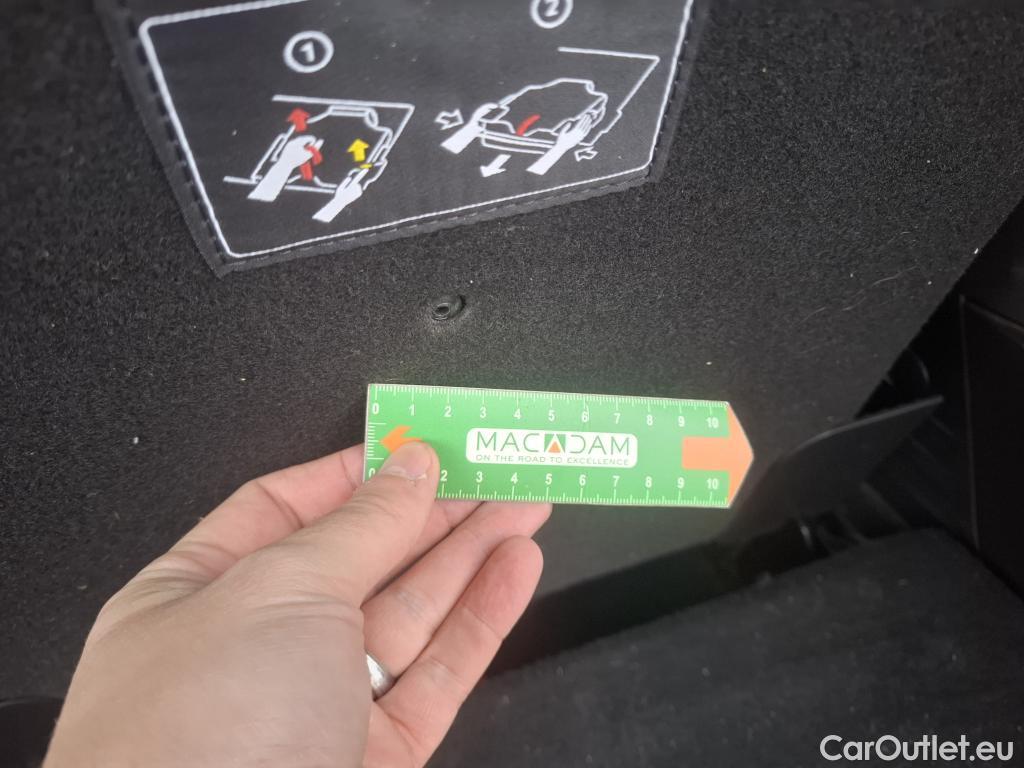  Peugeot  5008  GT Line 1.5 HDi 130CV BVA8 7 Sieges E6dT #1