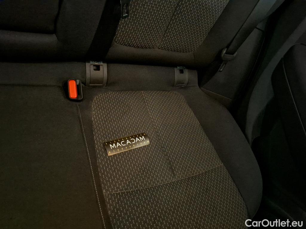  Renault  Kadjar RENAULT  / 2018 / 5P / Crossover Business Blue dCi 115 #12