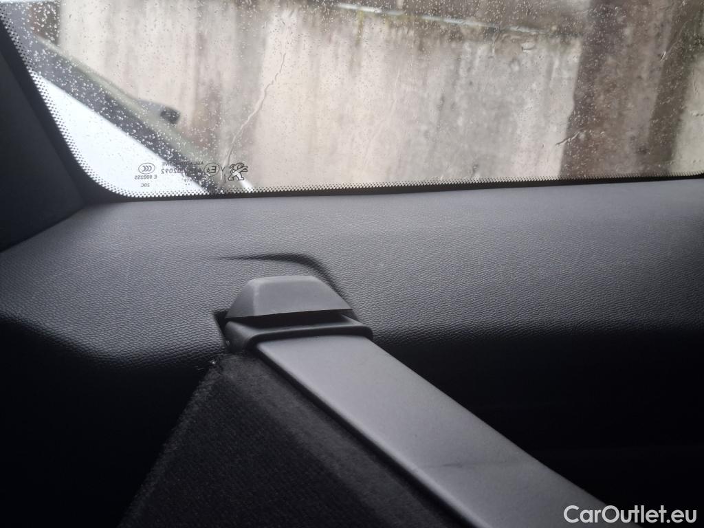  Peugeot  5008  GT Line 1.5 HDi 130CV BVA8 7 Sieges E6dT #31