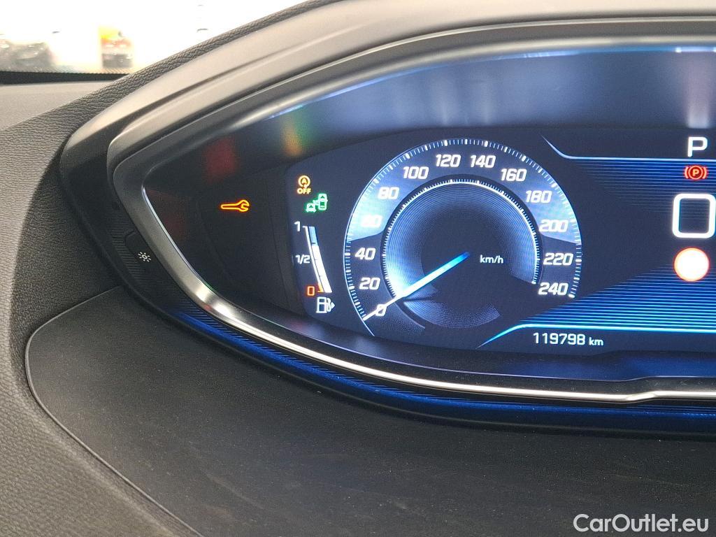  Peugeot  5008  GT Line 1.5 HDi 130CV BVA8 7 Sieges E6dT #26