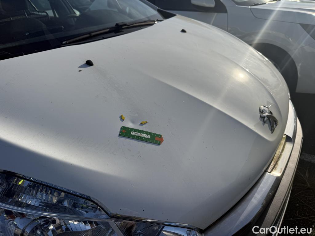  Peugeot  208  Affaire Premium Pack 1.5 HDi 100CV BVM5 E6dT #4