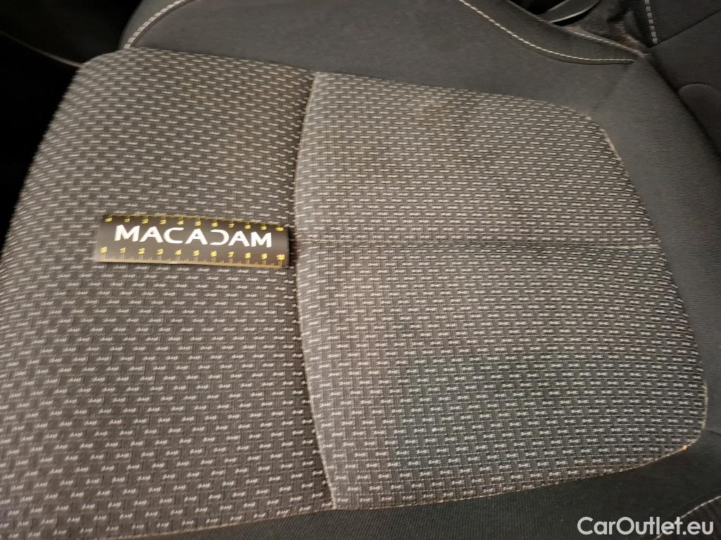  Renault  Kadjar RENAULT  / 2018 / 5P / Crossover Business Blue dCi 115 #10