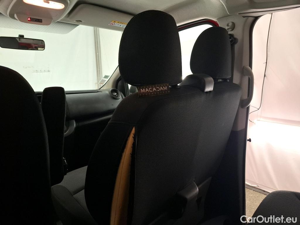  Renault  Trafic RENAULT  / 2019 / 4P / Combi Zen L1 dCi 120 S&S - 8 pl #5