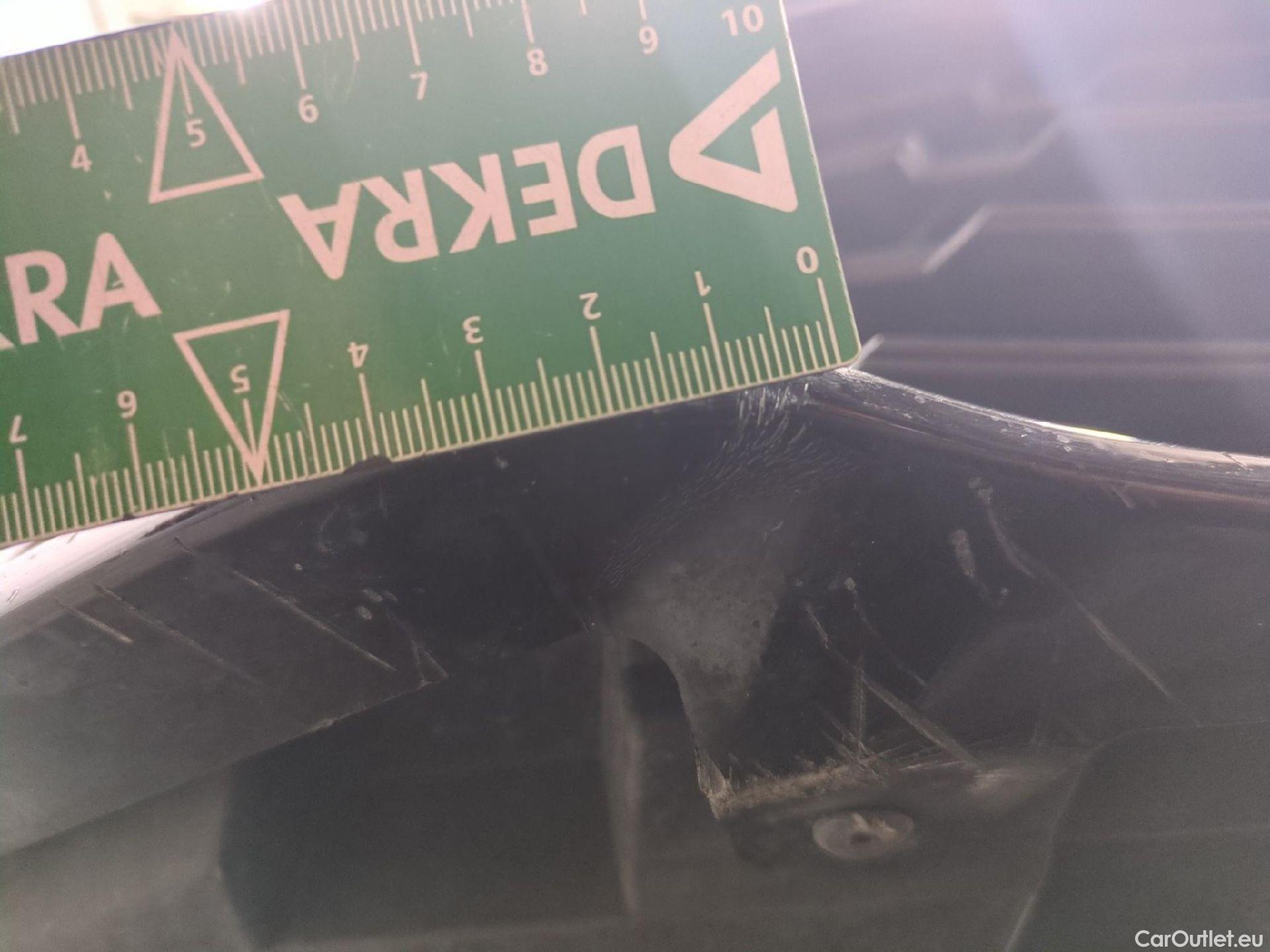  Renault  Megane RENAULT Mégane Berline / 2020 / 5P / Berline Business TCe 140 EDC FAP -21N #15