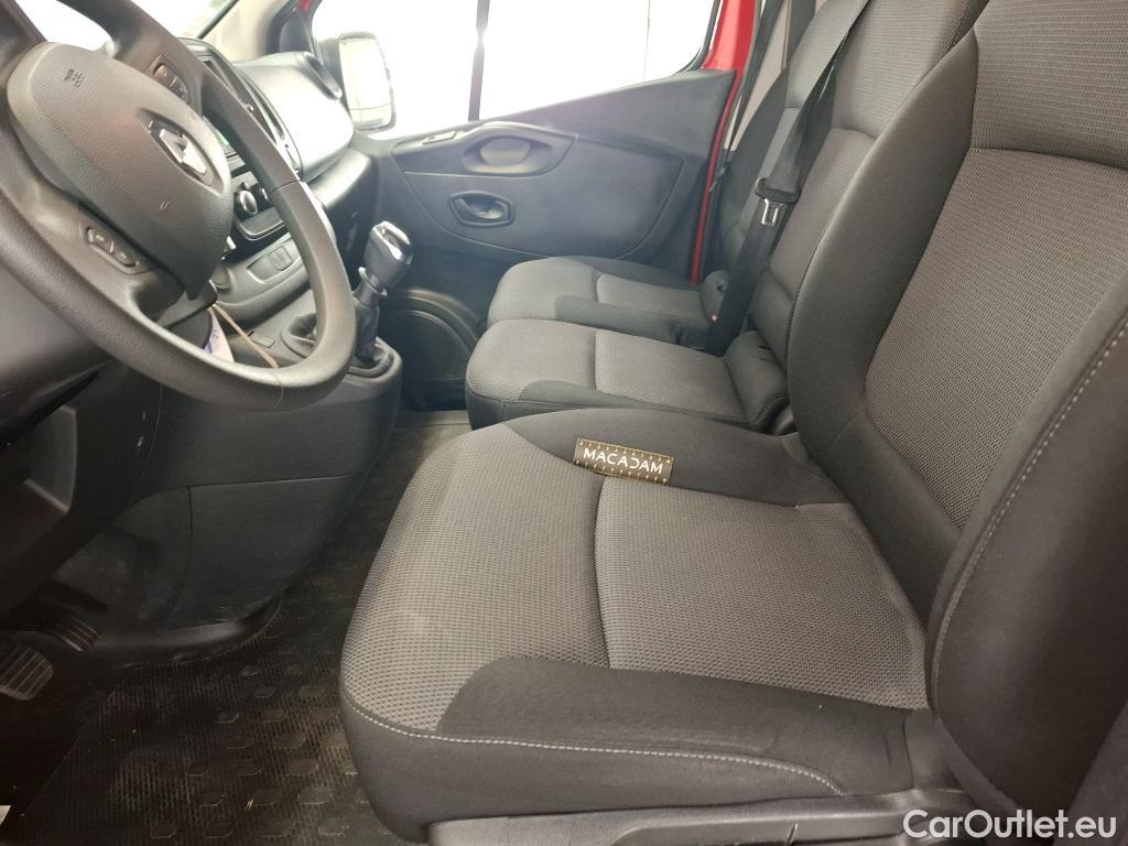  Renault  Trafic RENAULT  / 2019 / 4P / Combi Zen L1 dCi 120 S&S - 8 pl #9