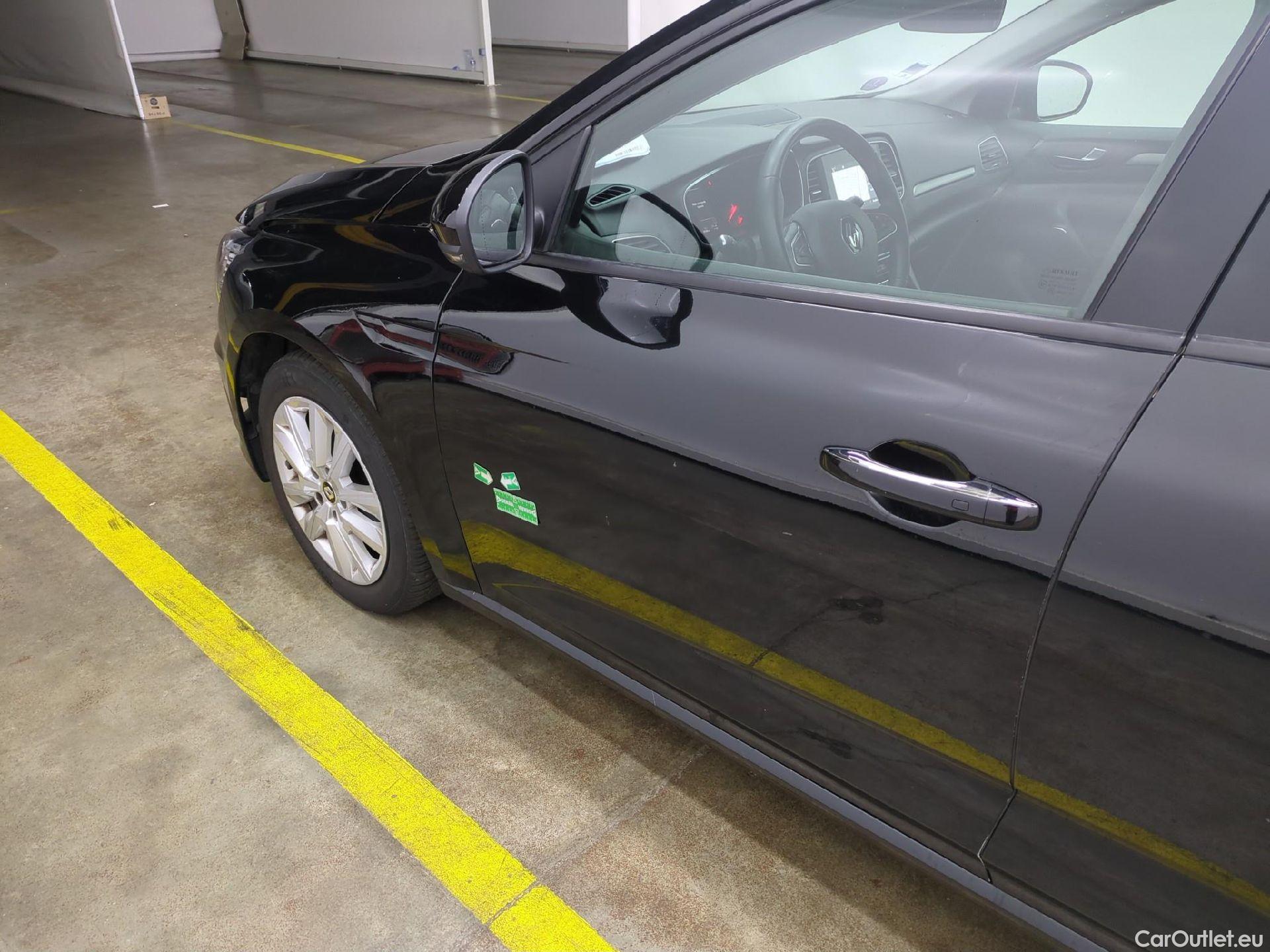  Renault  Megane RENAULT Mégane Berline / 2020 / 5P / Berline Business TCe 140 EDC FAP -21N #16