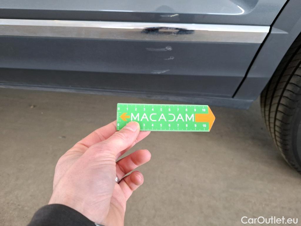  Volkswagen  T-ROC  R-Line 1.5 TSI 150CV BVM6 E6d #52