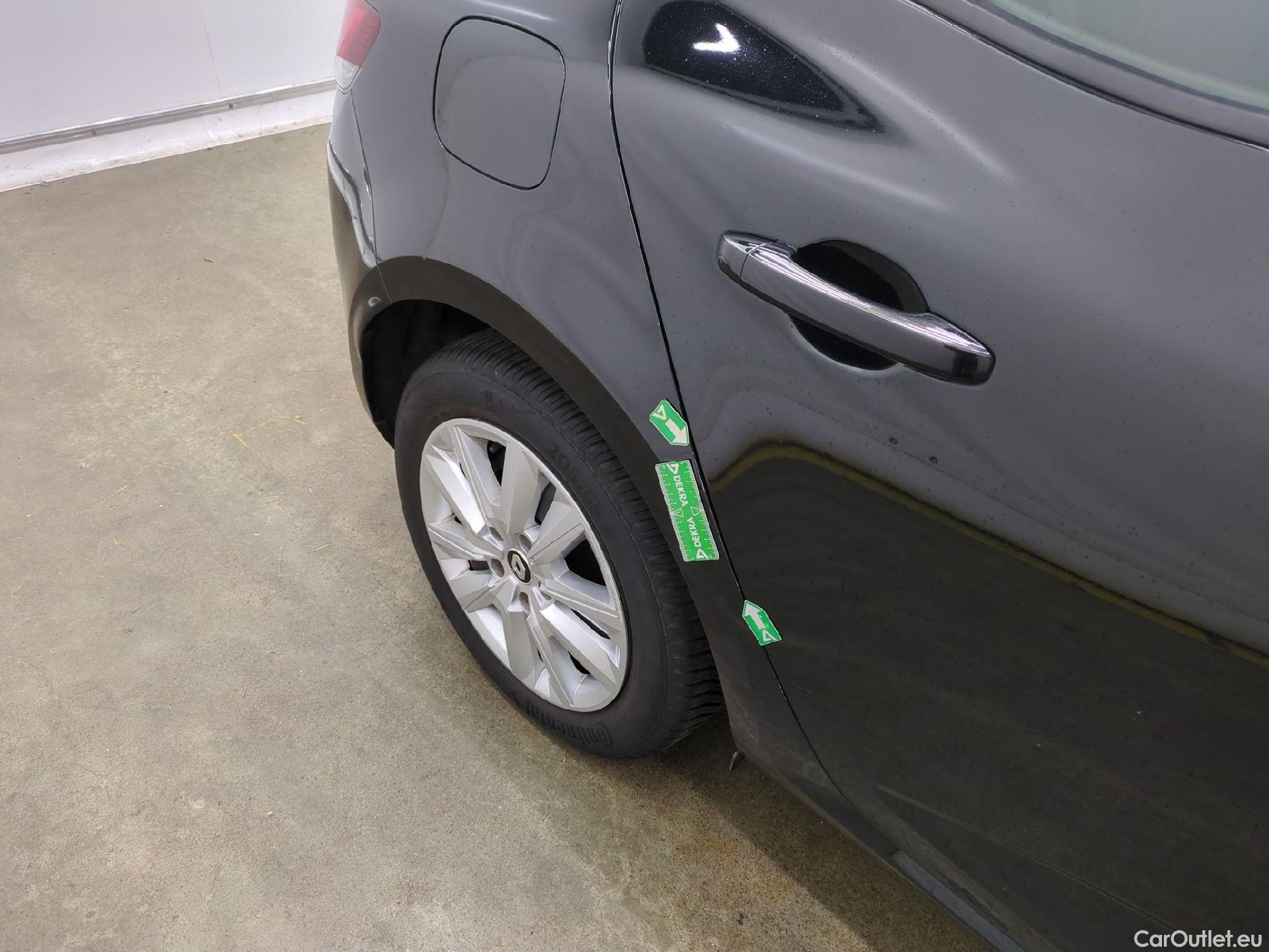  Renault  Megane RENAULT Mégane Berline / 2020 / 5P / Berline Business TCe 140 EDC FAP -21N #24