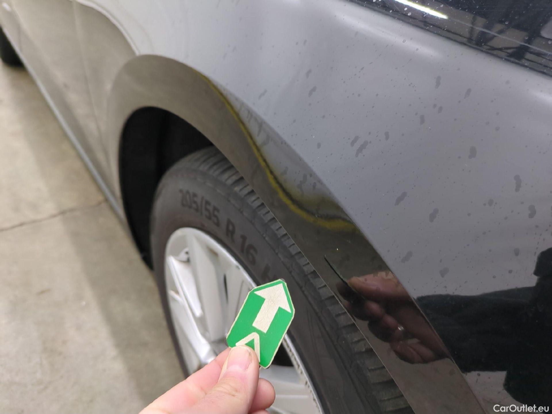  Renault  Megane RENAULT Mégane Berline / 2020 / 5P / Berline Business TCe 140 EDC FAP -21N #9