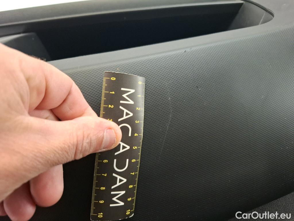  Renault  Trafic RENAULT  / 2019 / 4P / Combi Zen L1 dCi 120 S&S - 8 pl #4