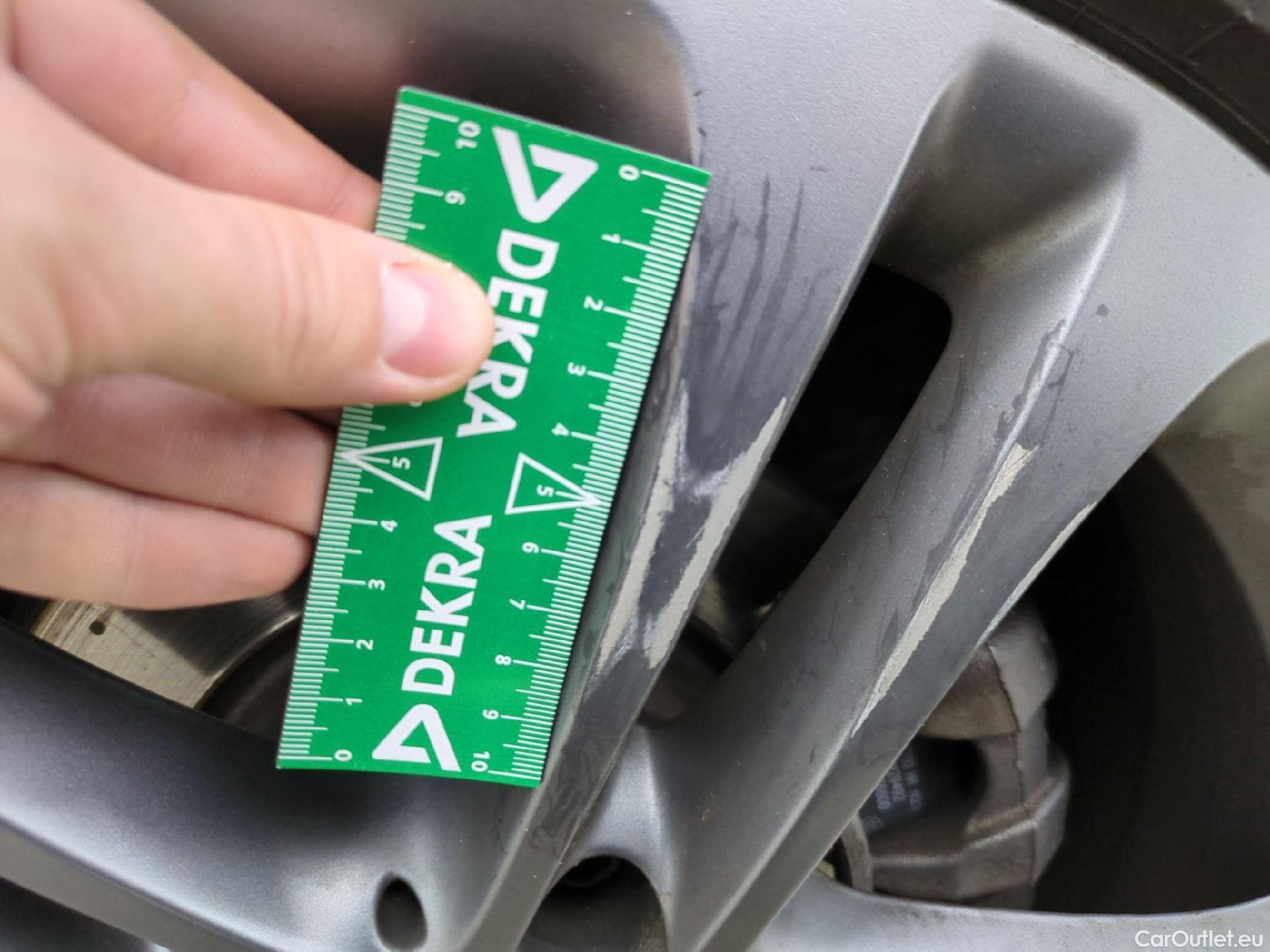  Mercedes  A-Klasse MERCEDES-BENZ Classe A Compact / 2018 / 5P / Berline A 180 d Business Line 7G-DCT #18