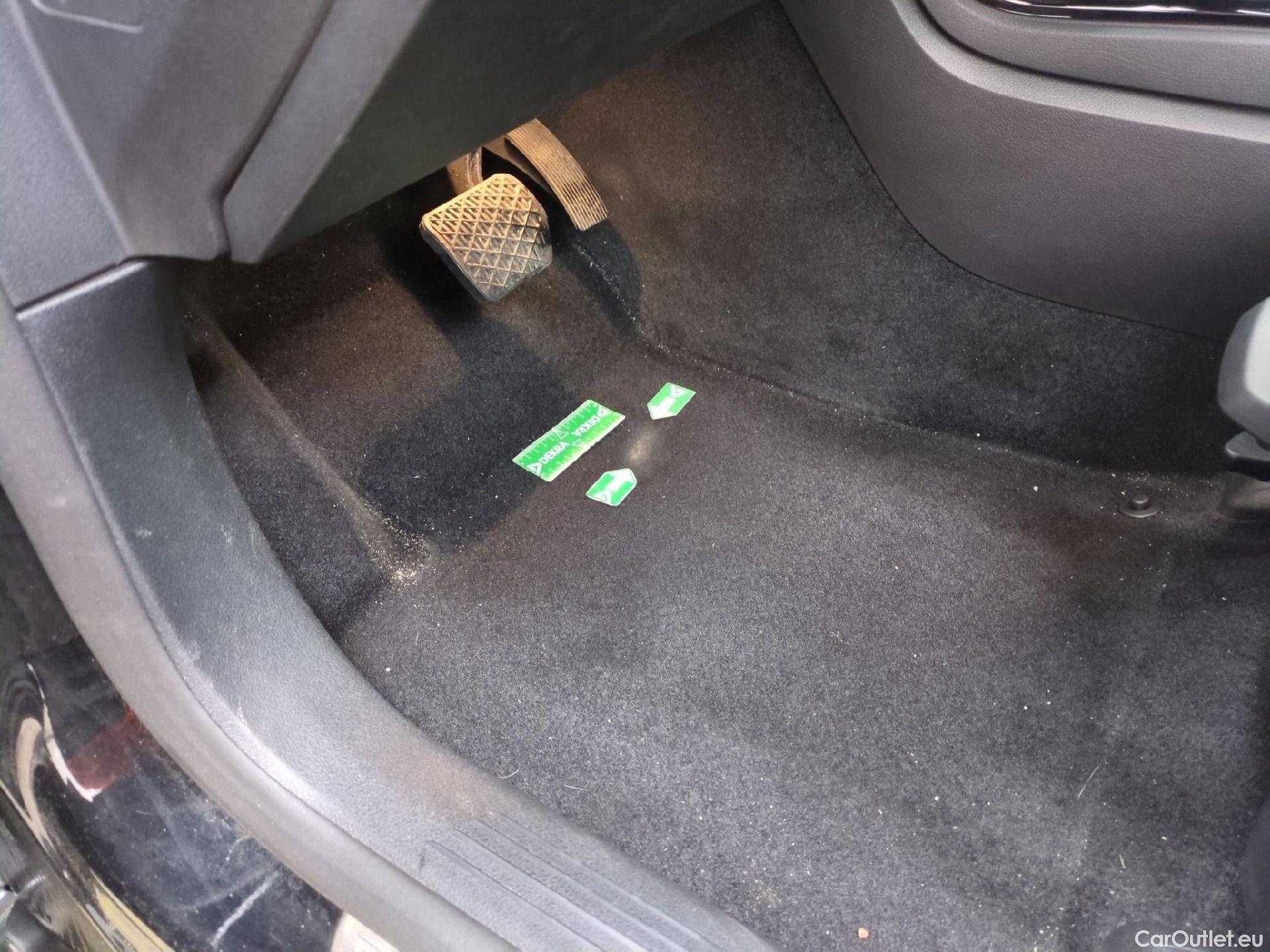  Mercedes  A-Klasse MERCEDES-BENZ Classe A Compact / 2018 / 5P / Berline A 200 d Business Line 8G-DCT #2