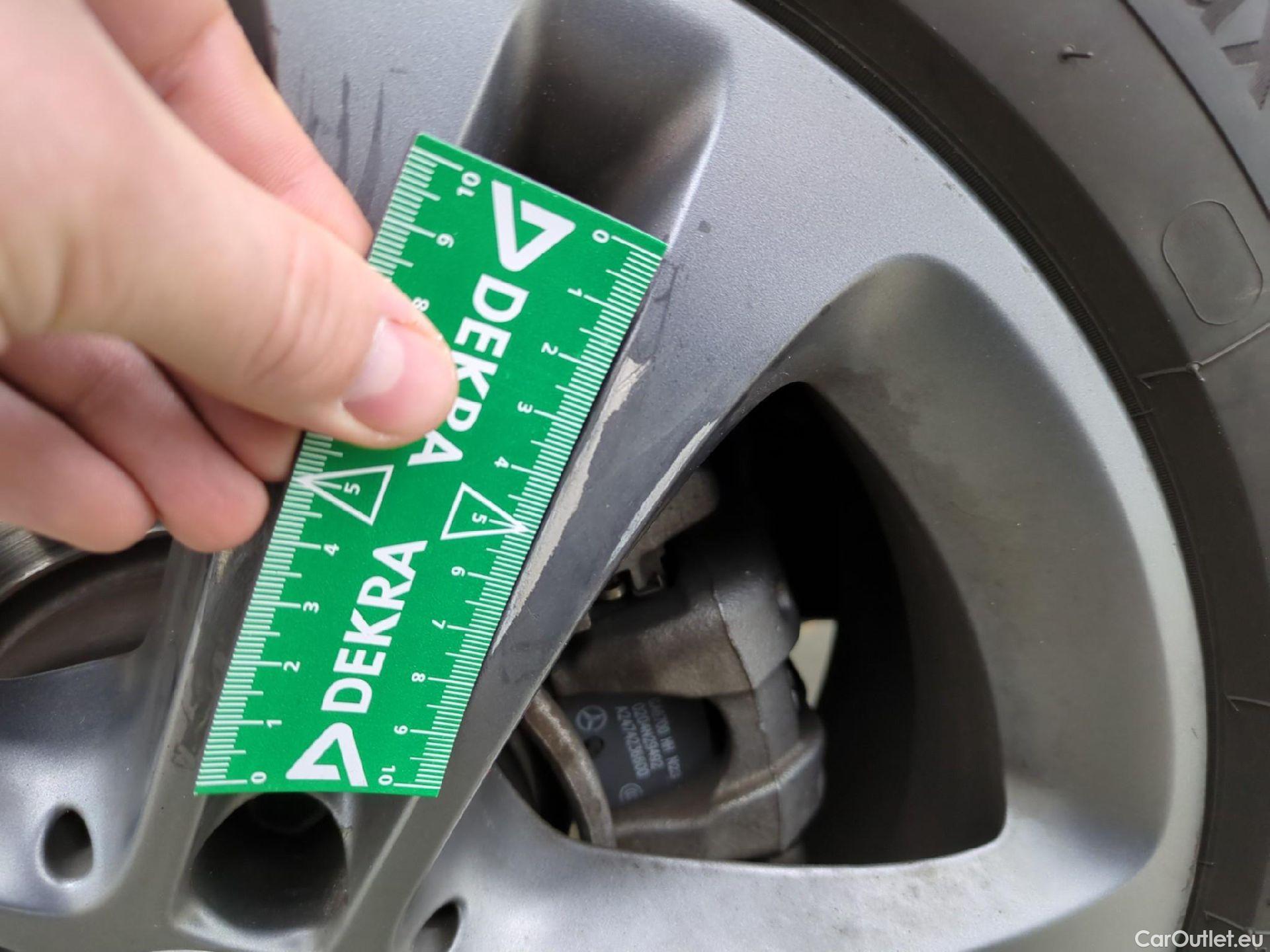  Mercedes  A-Klasse MERCEDES-BENZ Classe A Compact / 2018 / 5P / Berline A 180 d Business Line 7G-DCT #19