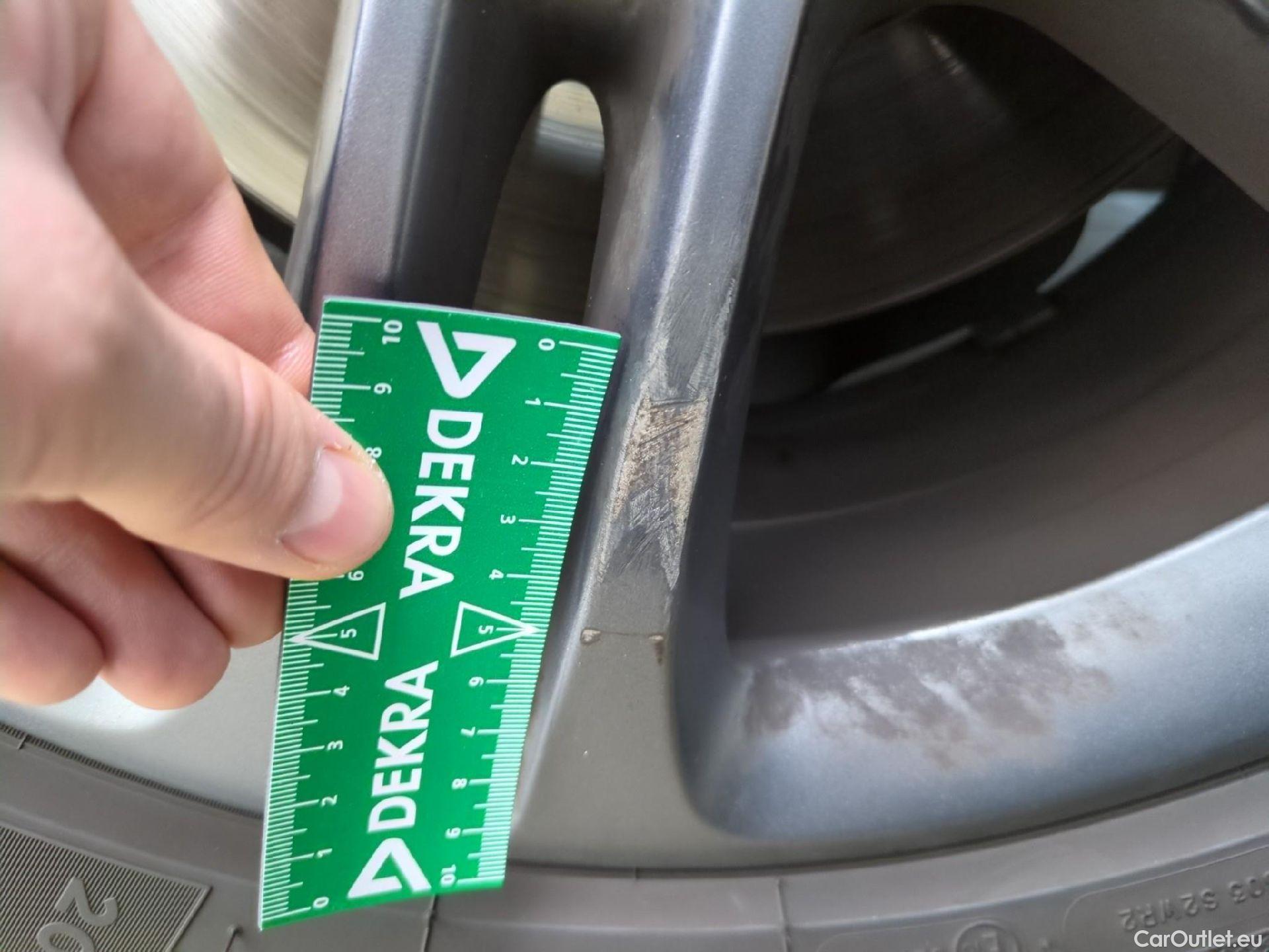  Mercedes  A-Klasse MERCEDES-BENZ Classe A Compact / 2018 / 5P / Berline A 180 d Business Line 7G-DCT #12