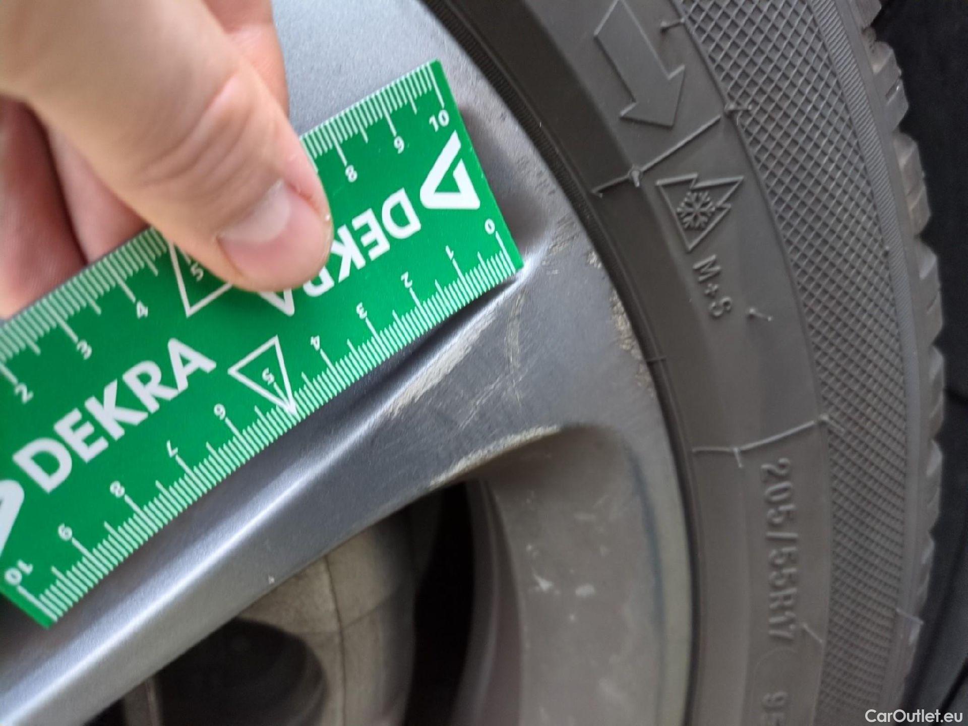  Mercedes  A-Klasse MERCEDES-BENZ Classe A Compact / 2018 / 5P / Berline A 180 d Business Line 7G-DCT #13