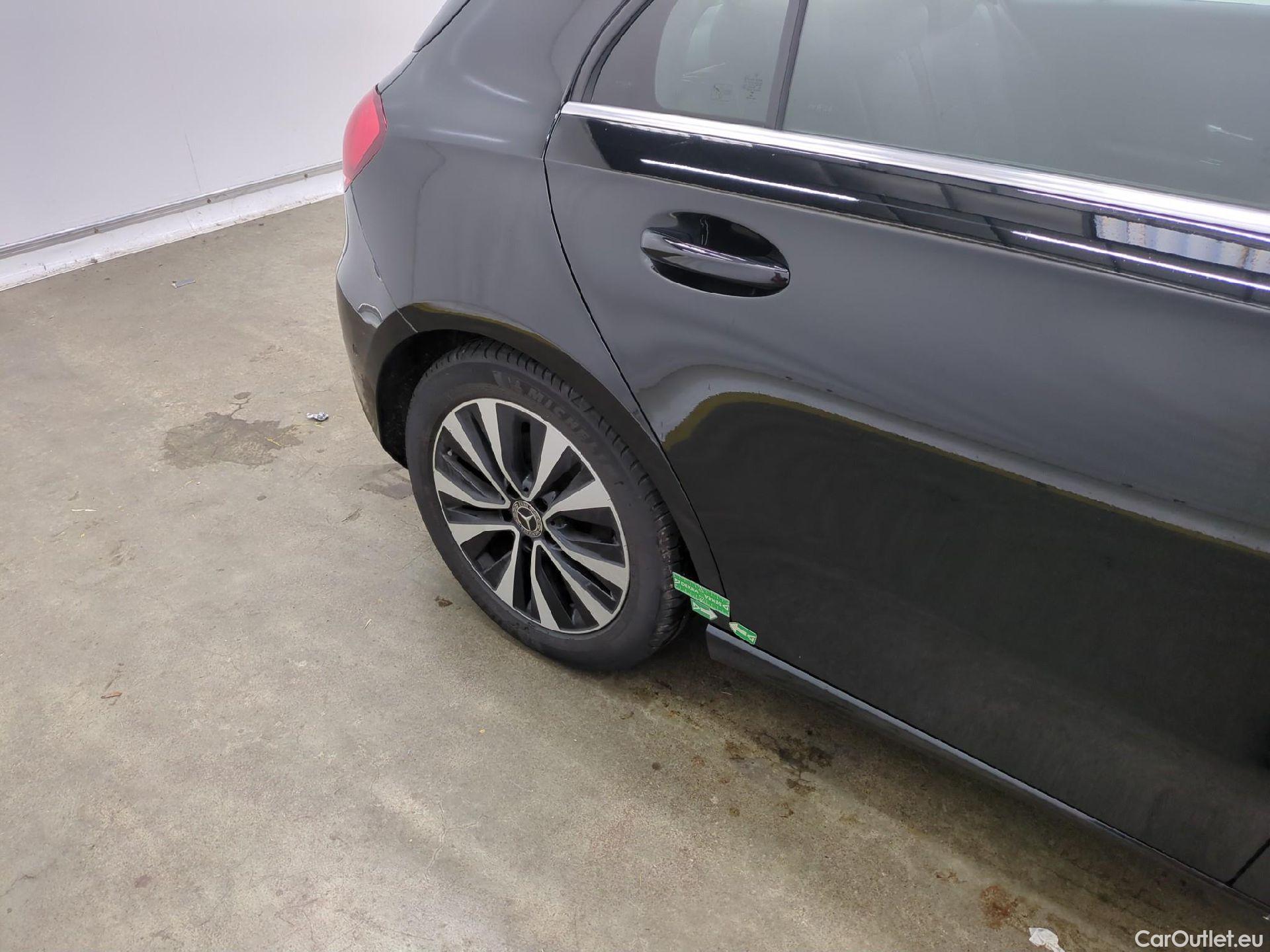  Mercedes  A-Klasse MERCEDES-BENZ Classe A Compact / 2018 / 5P / Berline A 200 d Business Line 8G-DCT #16