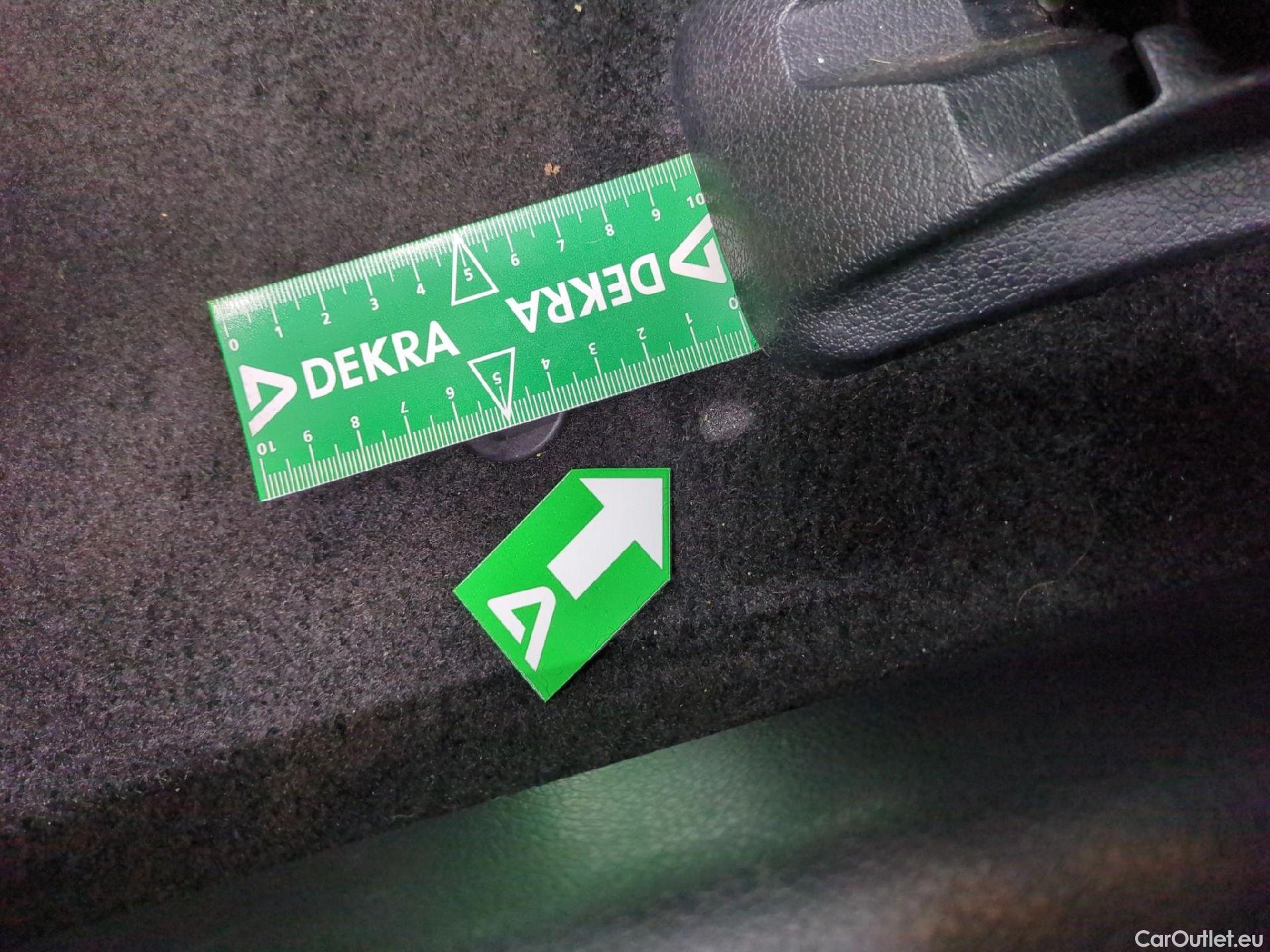  Mercedes  A-Klasse MERCEDES-BENZ Classe A Compact / 2018 / 5P / Berline A 180 d Business Line 7G-DCT #2