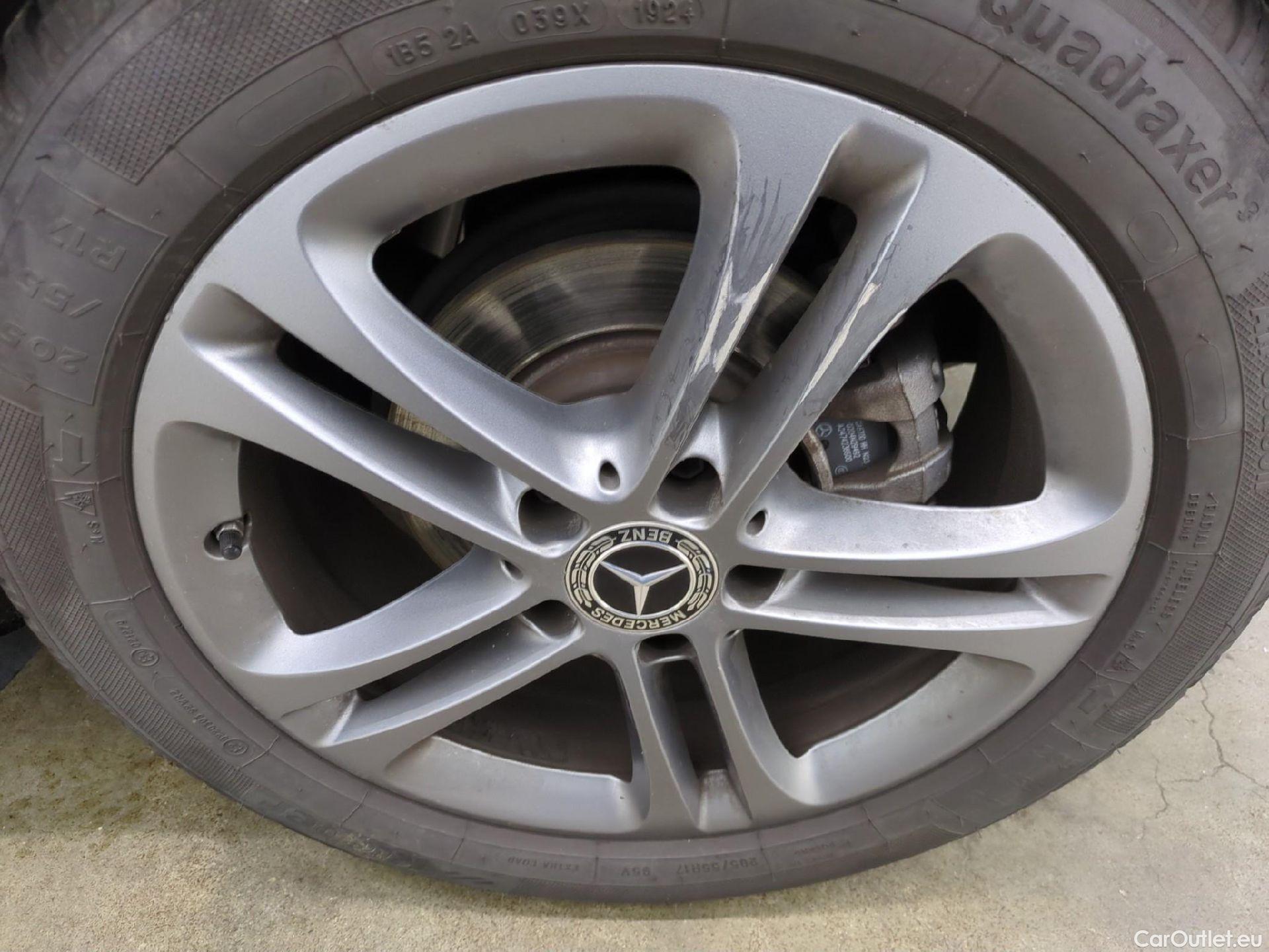  Mercedes  A-Klasse MERCEDES-BENZ Classe A Compact / 2018 / 5P / Berline A 180 d Business Line 7G-DCT #17