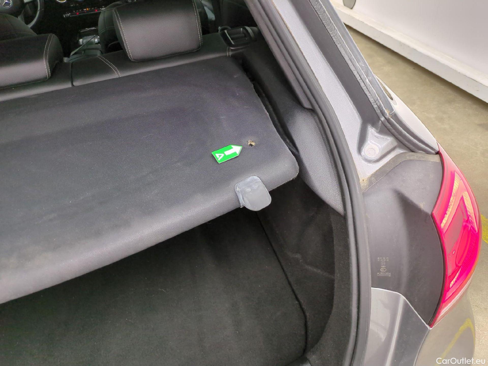  Mercedes  A-Klasse MERCEDES-BENZ Classe A Compact / 2018 / 5P / Berline A 180 d Business Line 7G-DCT #4