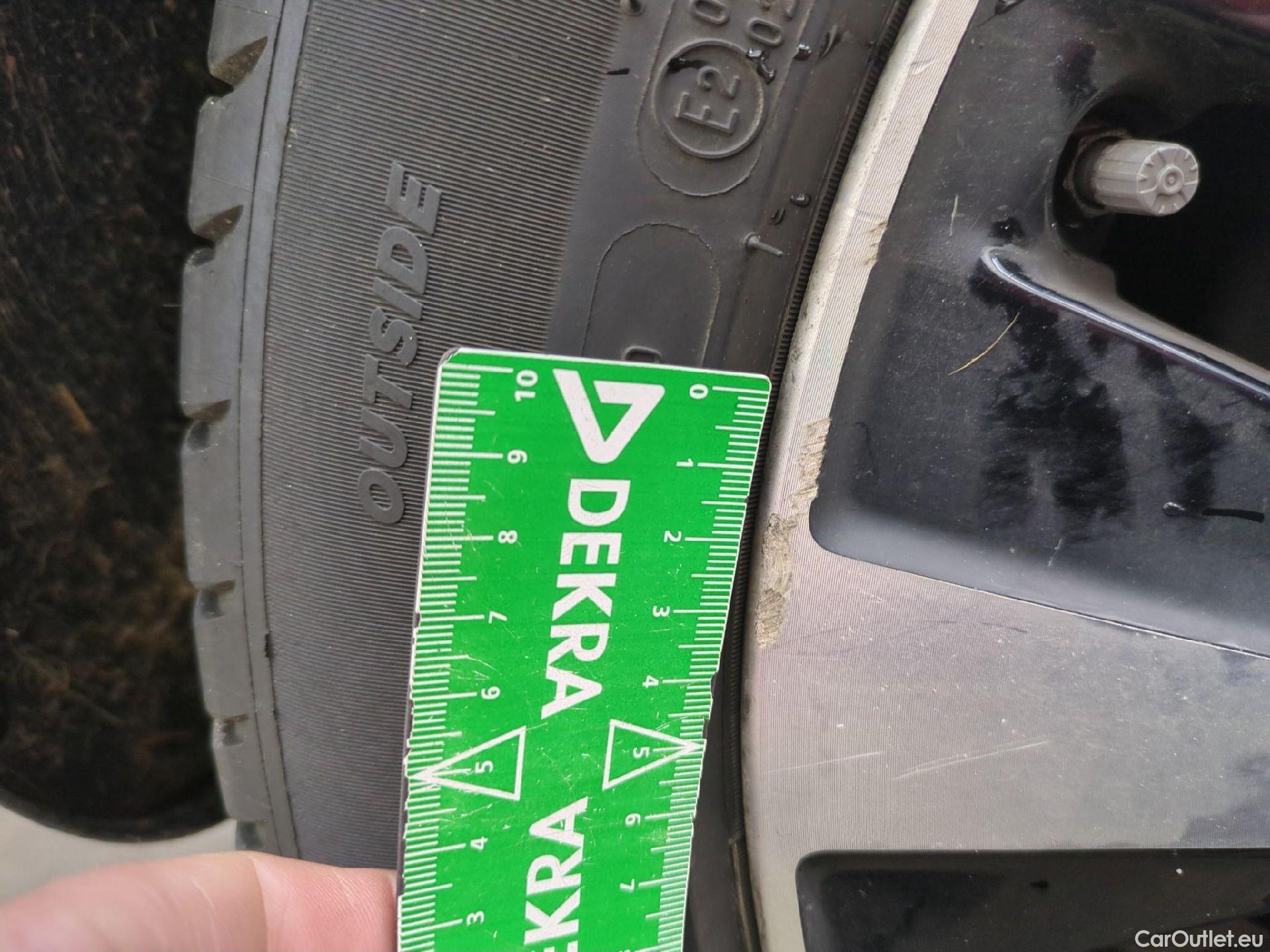  Mercedes  A-Klasse MERCEDES-BENZ Classe A Compact / 2018 / 5P / Berline A 200 d Business Line 8G-DCT #7