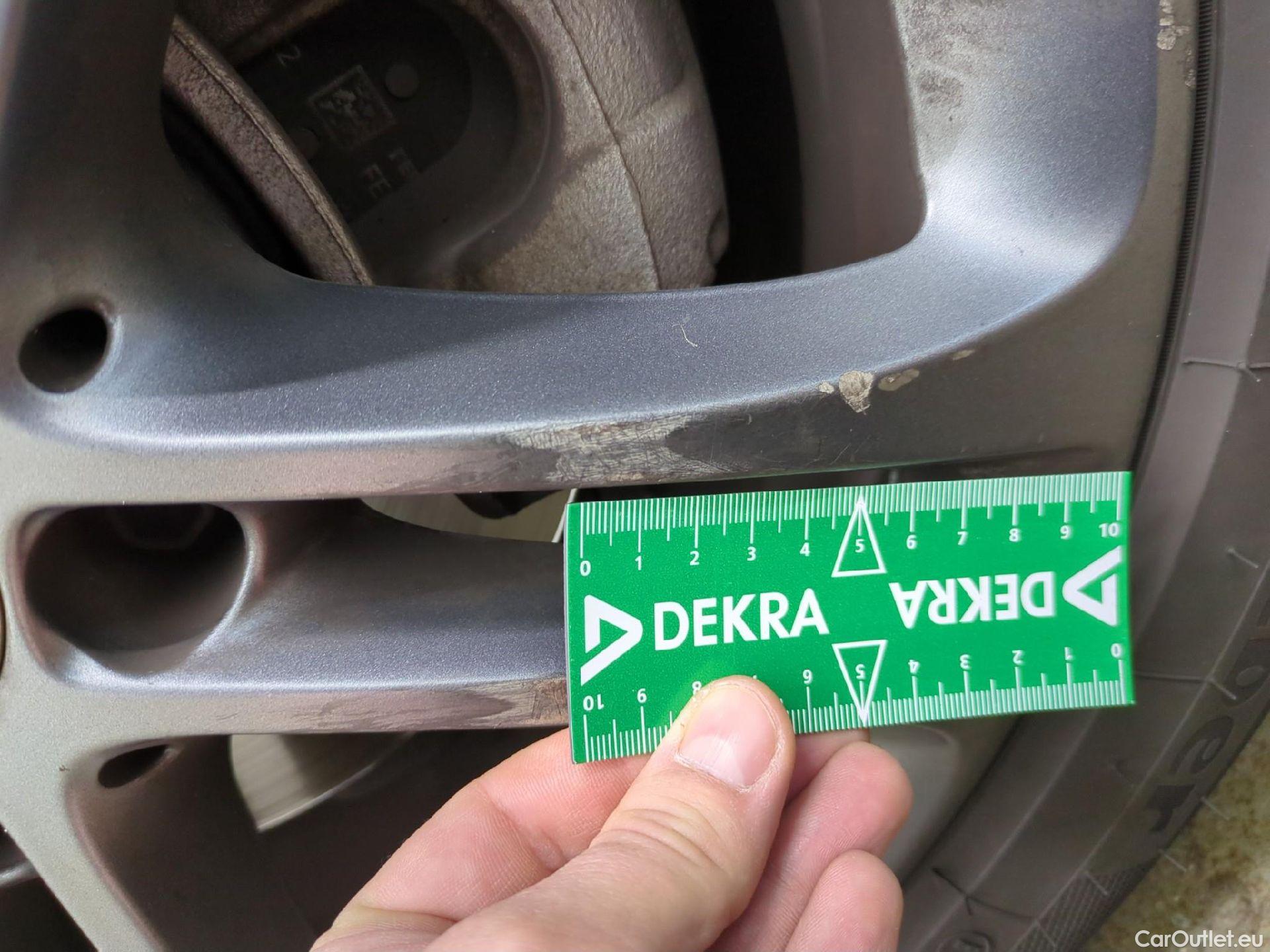  Mercedes  A-Klasse MERCEDES-BENZ Classe A Compact / 2018 / 5P / Berline A 180 d Business Line 7G-DCT #8