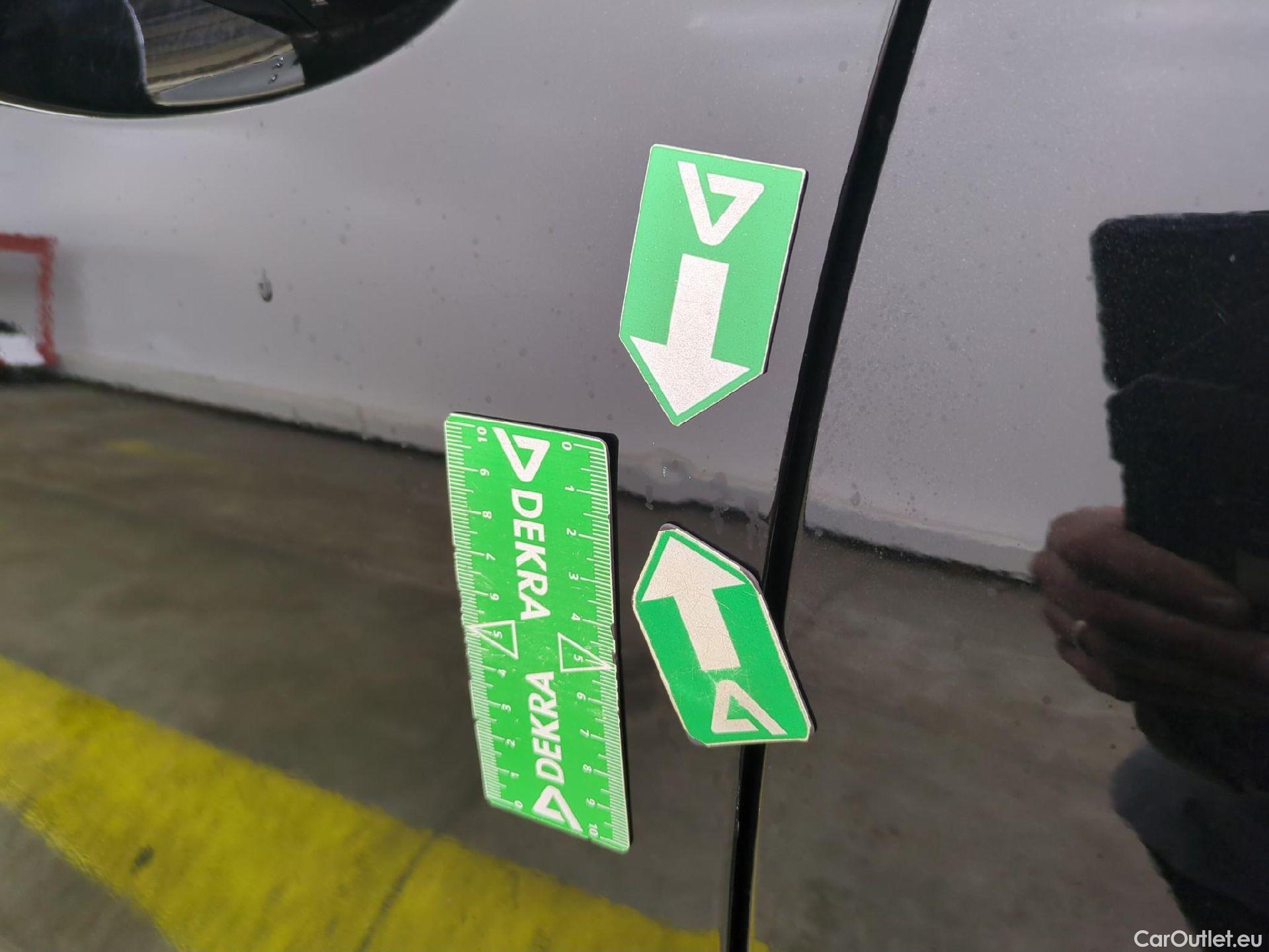  Mercedes  A-Klasse MERCEDES-BENZ Classe A Compact / 2018 / 5P / Berline A 200 d Business Line 8G-DCT #12