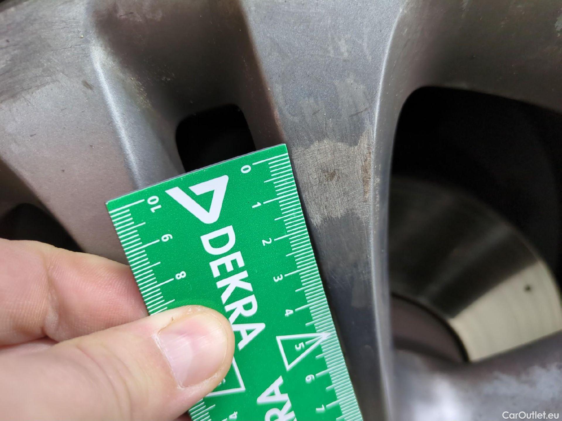  Mercedes  A-Klasse MERCEDES-BENZ Classe A Compact / 2018 / 5P / Berline A 180 d Business Line 7G-DCT #16