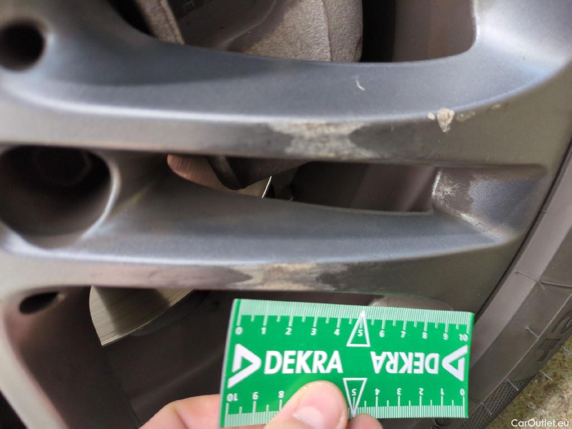  Mercedes  A-Klasse MERCEDES-BENZ Classe A Compact / 2018 / 5P / Berline A 180 d Business Line 7G-DCT #6