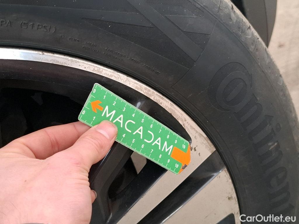  Peugeot  3008 PEUGEOT  / 2020 / 5P / SUV BlueHDi 130 S&S EAT8 Allure Pack #8