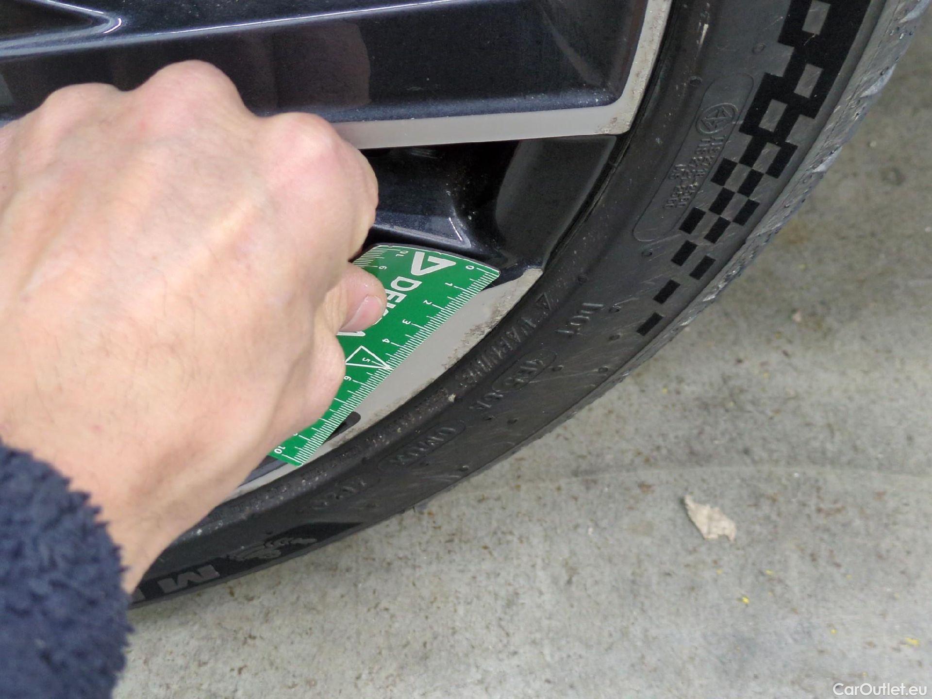  Peugeot  308 PEUGEOT  SW / 2021 / 5P / Break PureTech 130 S&S EAT 8 ALLURE PACK #9