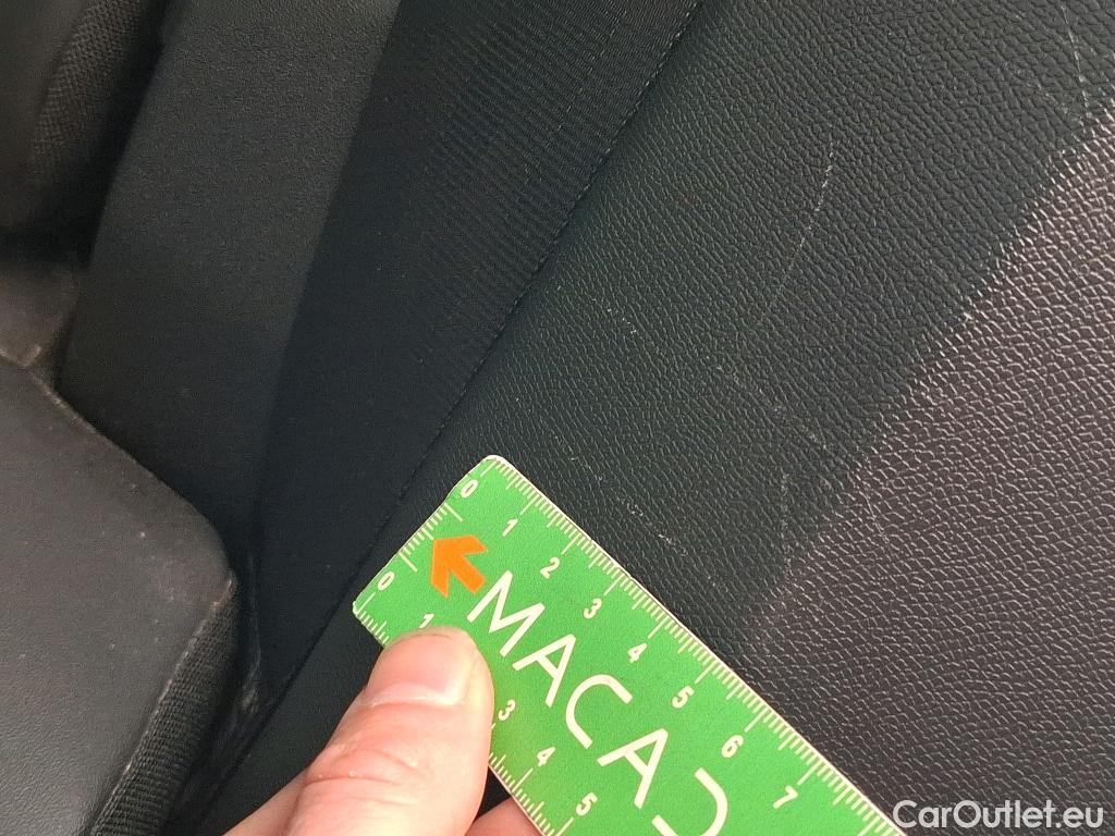  Peugeot  3008 PEUGEOT  / 2020 / 5P / SUV BlueHDi 130 S&S EAT8 Allure Pack #17