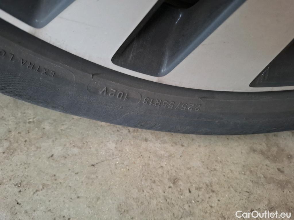  Opel   Grandland X Grandland X Elegance Business 1.5 130CV BVA8 E6d #38