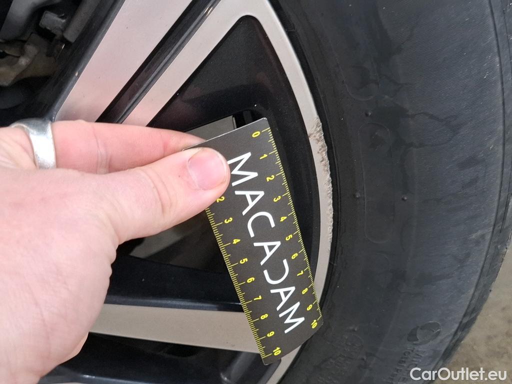  Peugeot  208  Allure Pack 1.2 PureTech 100CV BVM6 E6d #39