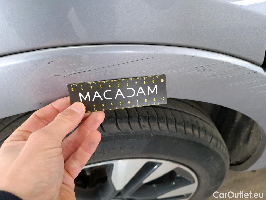  Opel   Grandland X Grandland X Elegance Business 1.5 130CV BVA8 E6d #51