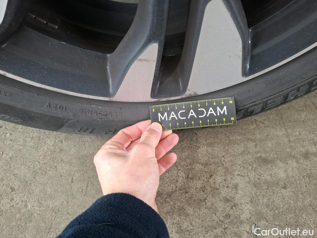  Opel   Grandland X Grandland X Elegance Business 1.5 130CV BVA8 E6d #48