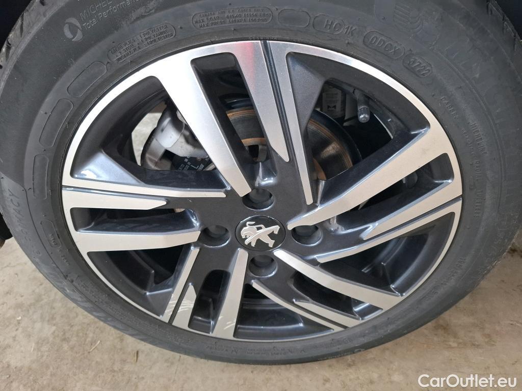  Peugeot  208  Allure Pack 1.2 PureTech 100CV BVM6 E6d #19