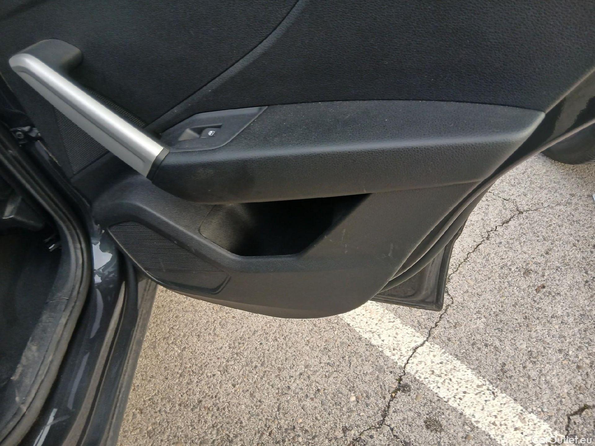  Audi  Q2 AUDI  / 2020 / 5P / todoterreno Advanced 35 TFSI 110kW (150CV) S tronic (AC) #9